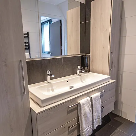 ホテル Het Maashotel Broekhuizen