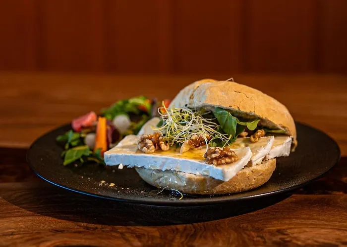 Отель Het Maashotel 4*