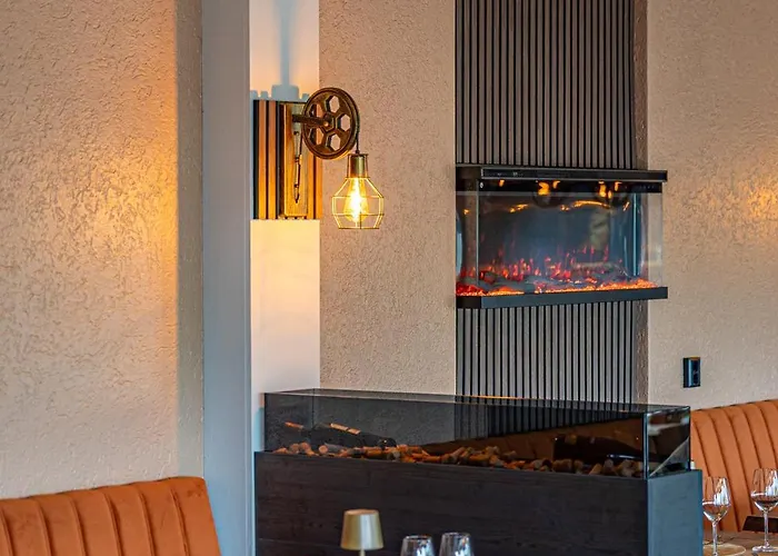 Отель Het Maashotel 4*